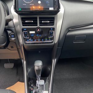 Toyota-Vios-2023-bang-dieu-khien