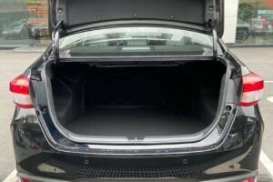 Toyota-Vios-2023-khoang-hanh-ly