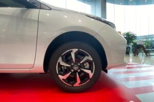 Toyota-Vios-2023-la-zang