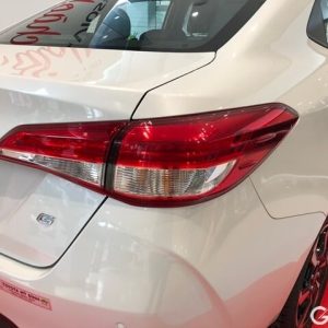 Toyota-Vios-2023-thiet-ke-den-hau