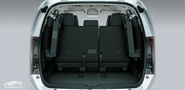 Khoang hành lý Toyota Innova Venturer