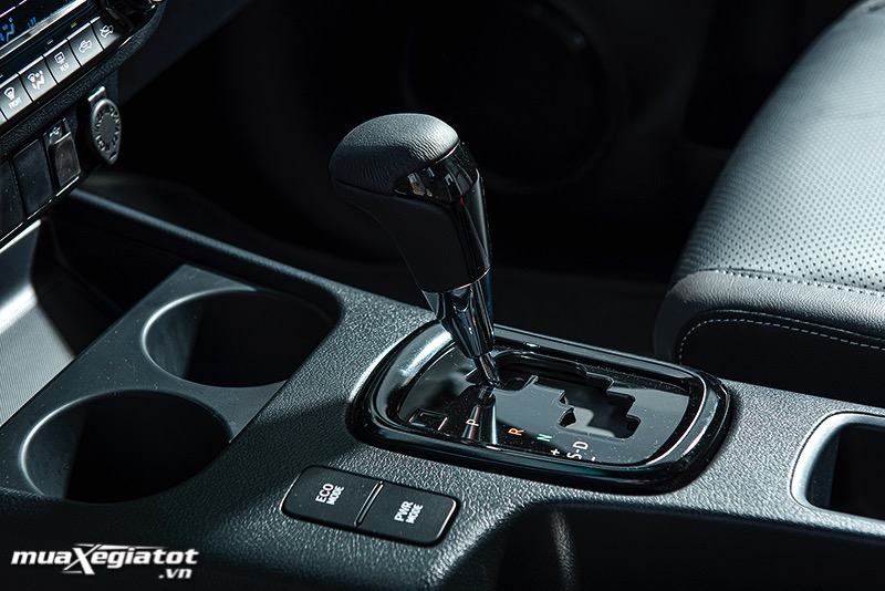 can-so-toyota-hilux-2020-2021-muaxegiatot-vn