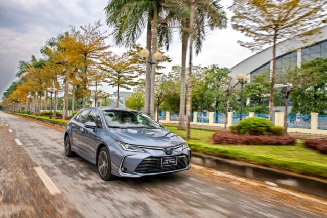 Toyota Corolla Altis 2022 có 2 tùy chọn động cơ.