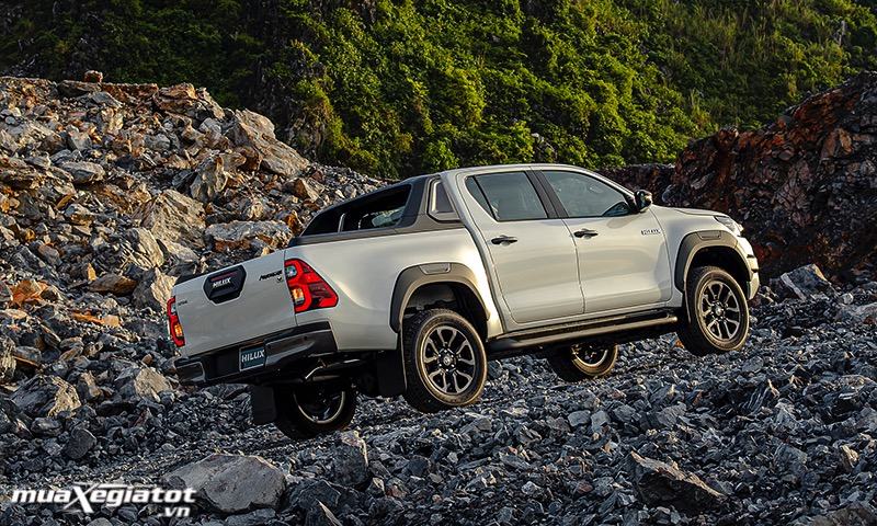 van-hanh-toyota-hilux-2020-2021-muaxegiatot-vn