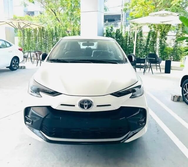 Toyota-Vios-2023-dau-xe
