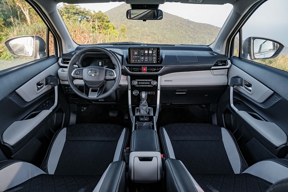 Giới thiệu Veloz Cross, Toyota nhắm tới khách hàng trẻ