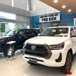 Toyota-Hilux-gia-xe