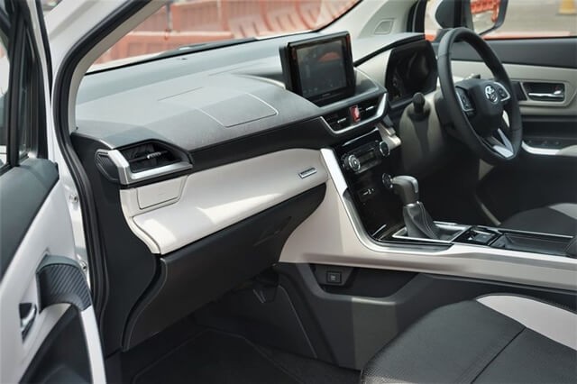 Toyota-Veloz-2022-khong-gian-khoang-lai