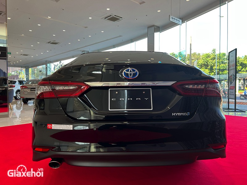 duoi xe toyota camry 2022 2 5hv giaxehoi vn 10