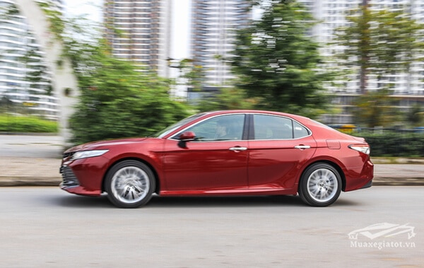 van-hanh-toyota-camry-2020-25q-muaxenhanh-vn