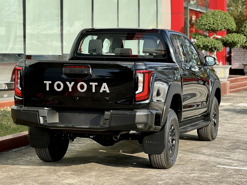 Toyota Hilux Standard 2.8 4x2 MT 2026 - Ảnh 6