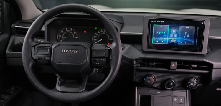 Toyota Hilux Pro 2.8 4x2 AT 2026 - Khoang lái thể thao
